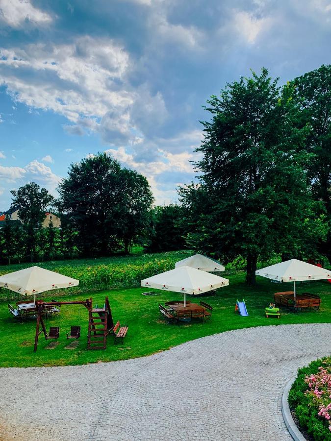 Bed and Breakfast Dwor Karwacz Пшасныш Экстерьер фото