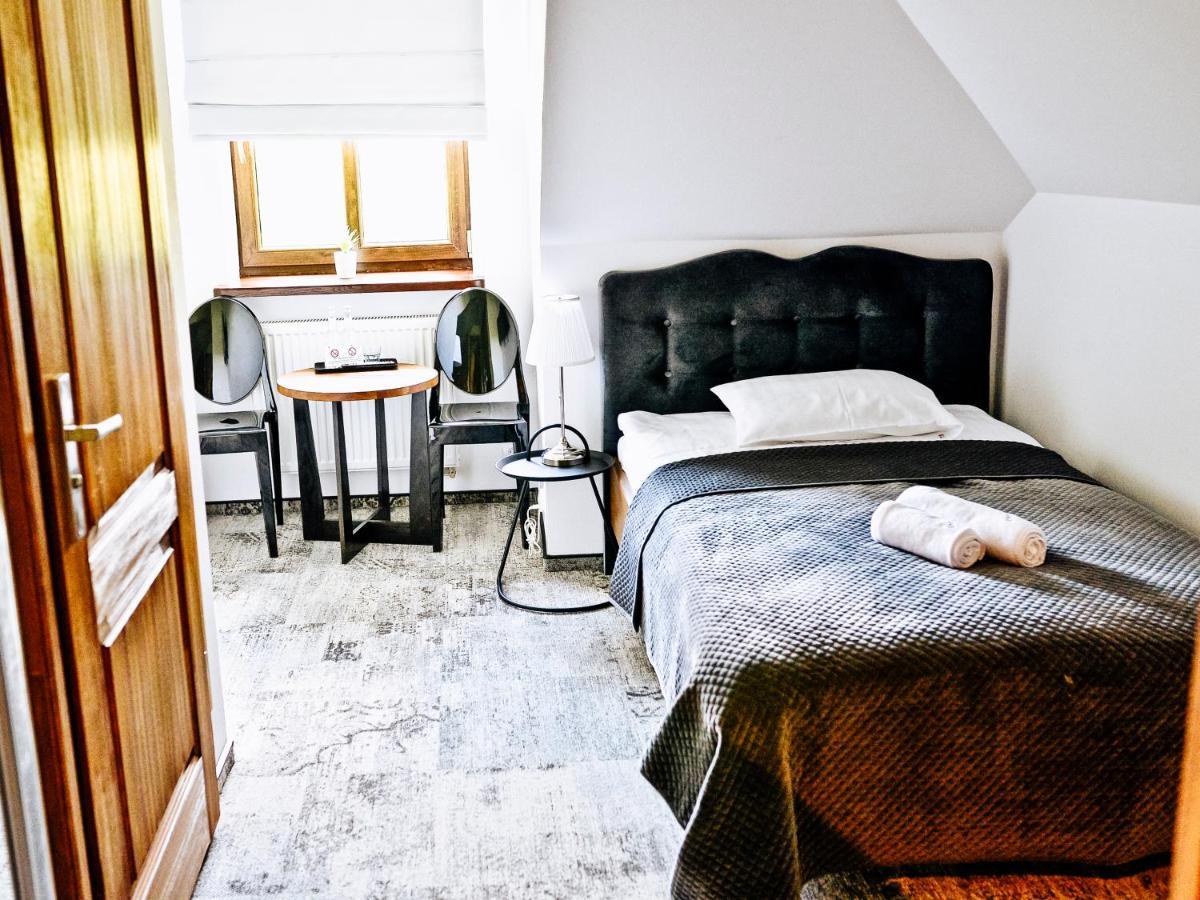 Bed and Breakfast Dwor Karwacz Пшасныш Экстерьер фото